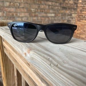 RB2132 55mm Ray-Ban New Wayfarer Polarized Sunglasses